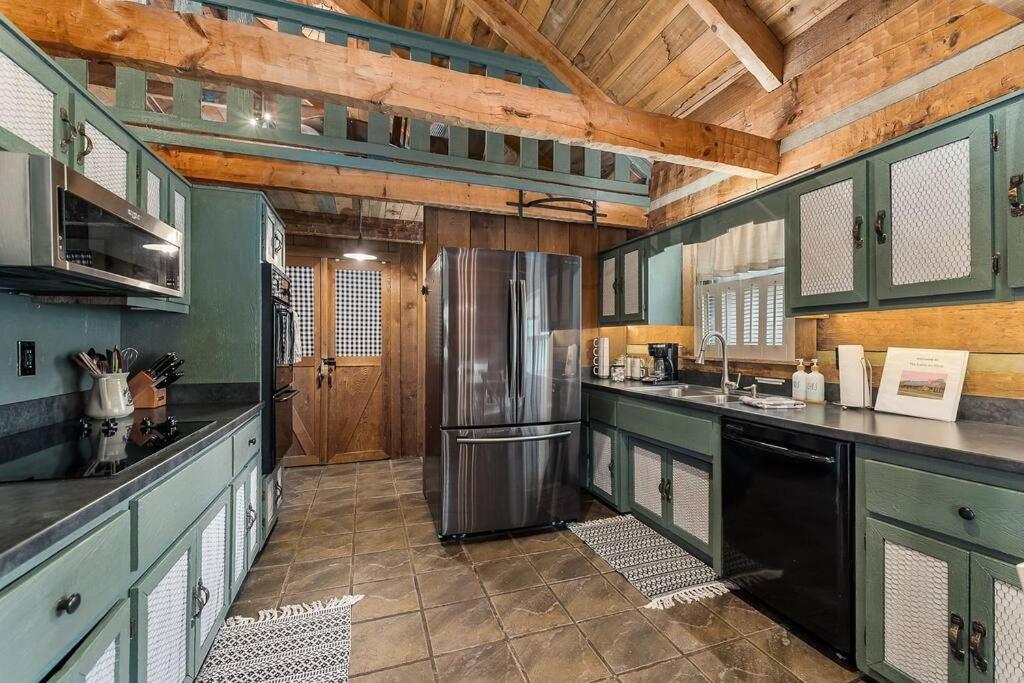 Rustic Cabin, Dock, Firepit, Kayaks & Games Winchester Exterior foto