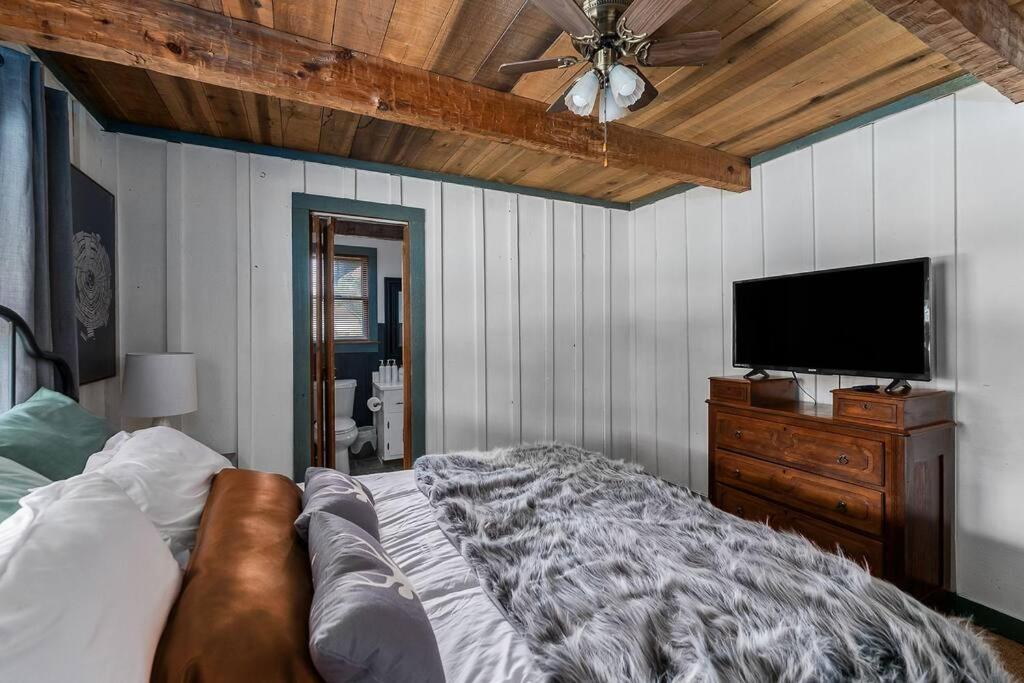 Rustic Cabin, Dock, Firepit, Kayaks & Games Winchester Exterior foto