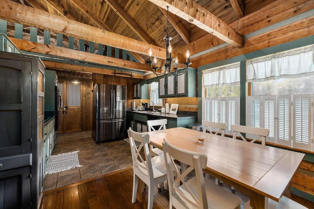 Rustic Cabin, Dock, Firepit, Kayaks & Games Winchester Exterior foto